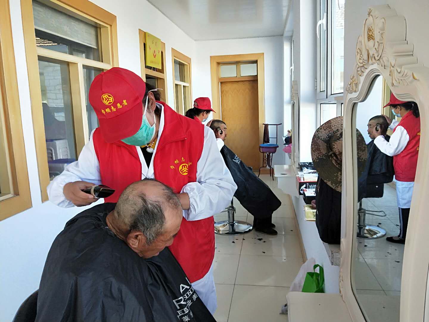 爱心理发员 (11).jpg