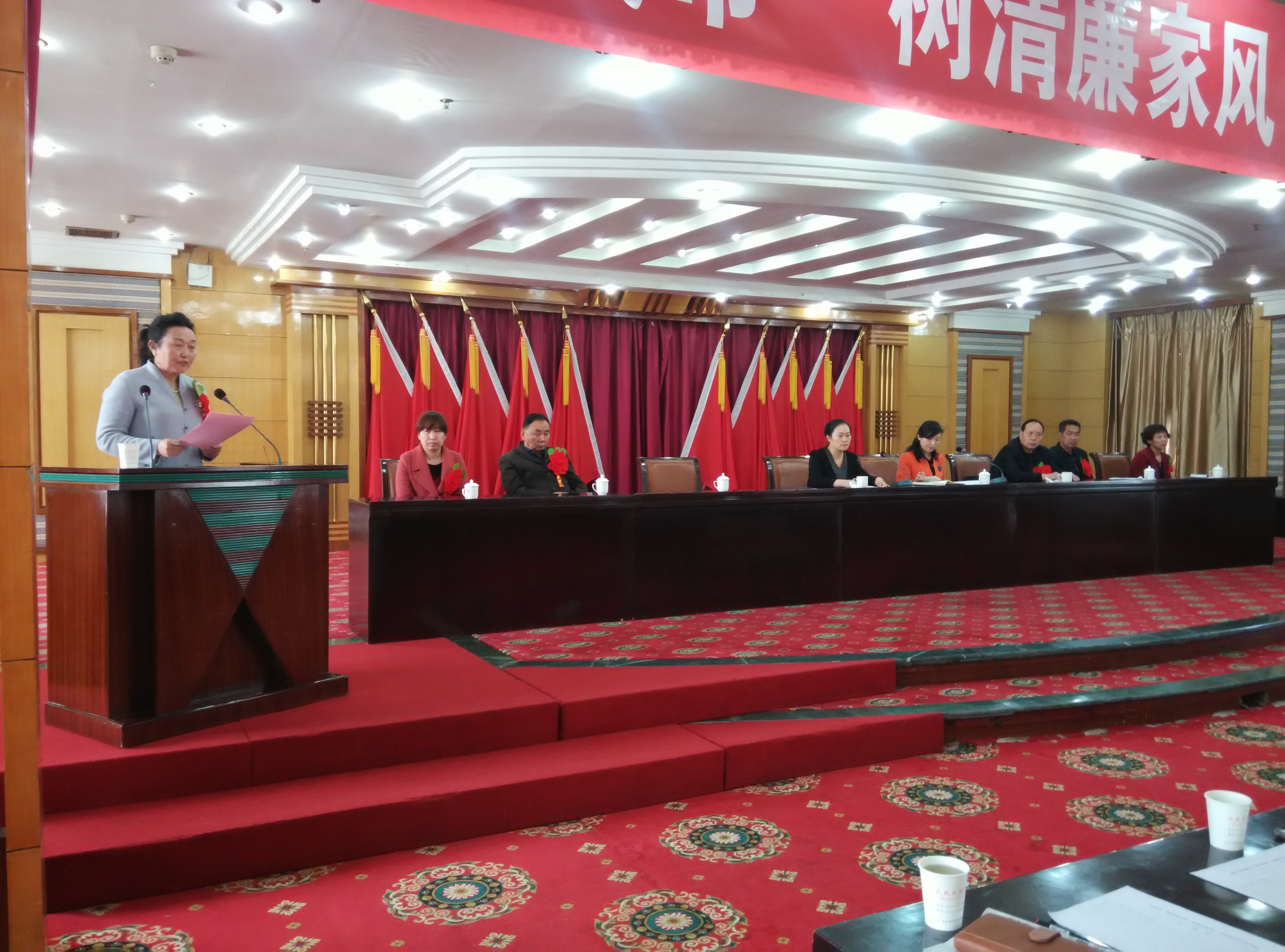 3-8事迹报告会3.jpg