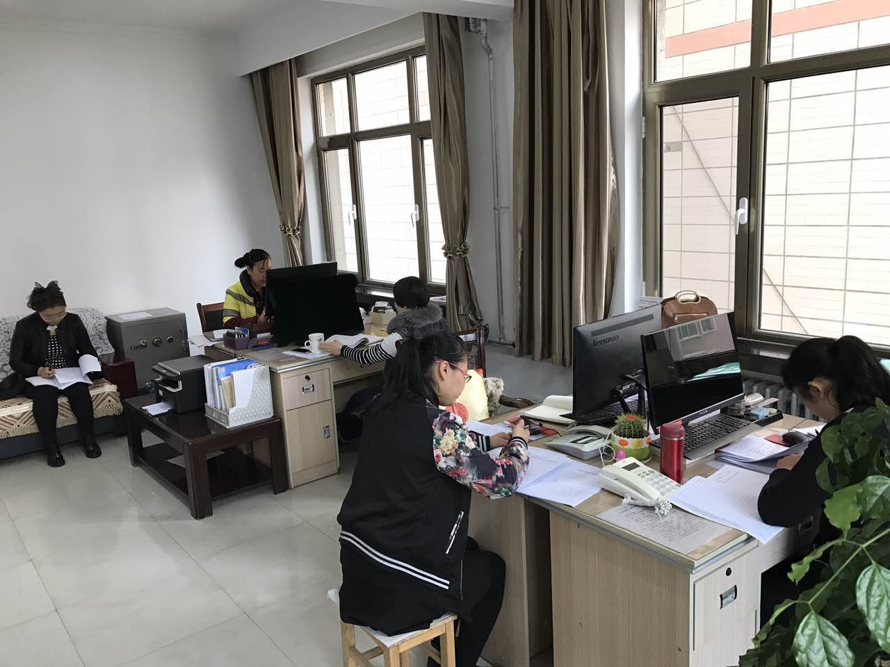 4-14会议照片1.jpg