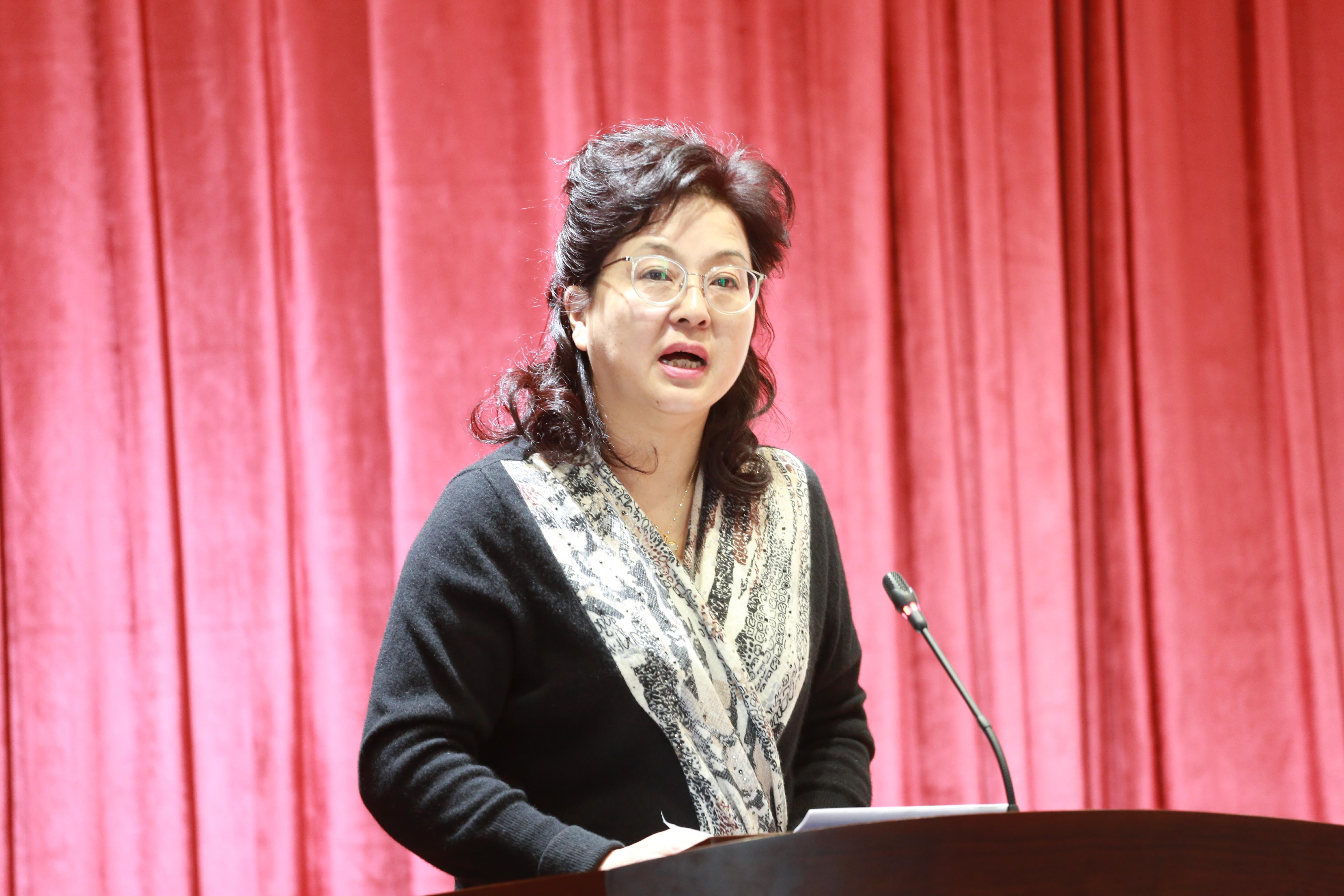 兰州市城关区妇幼保健计划生育服务中心副主任欧阳平发言.jpg