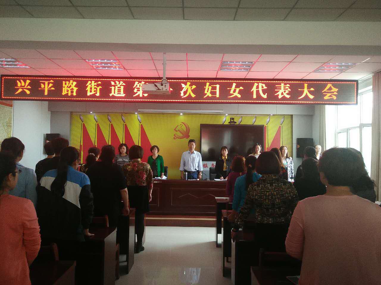 兴平街道.jpg 兴平街道.jpg